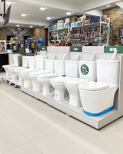 Setor de louças sanitárias Celite com bacias e caixas acopladas